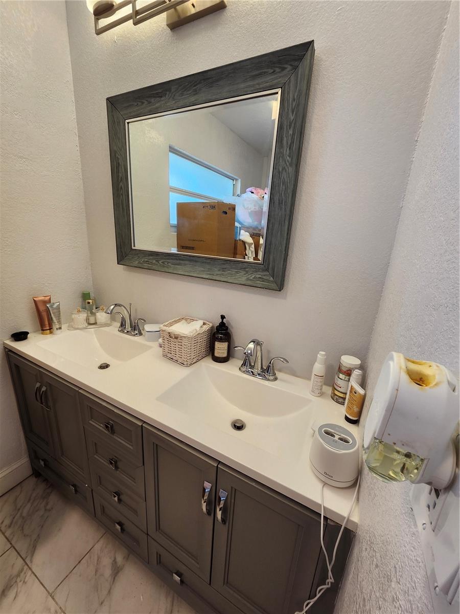 10805 DESOTO RD — photo 20