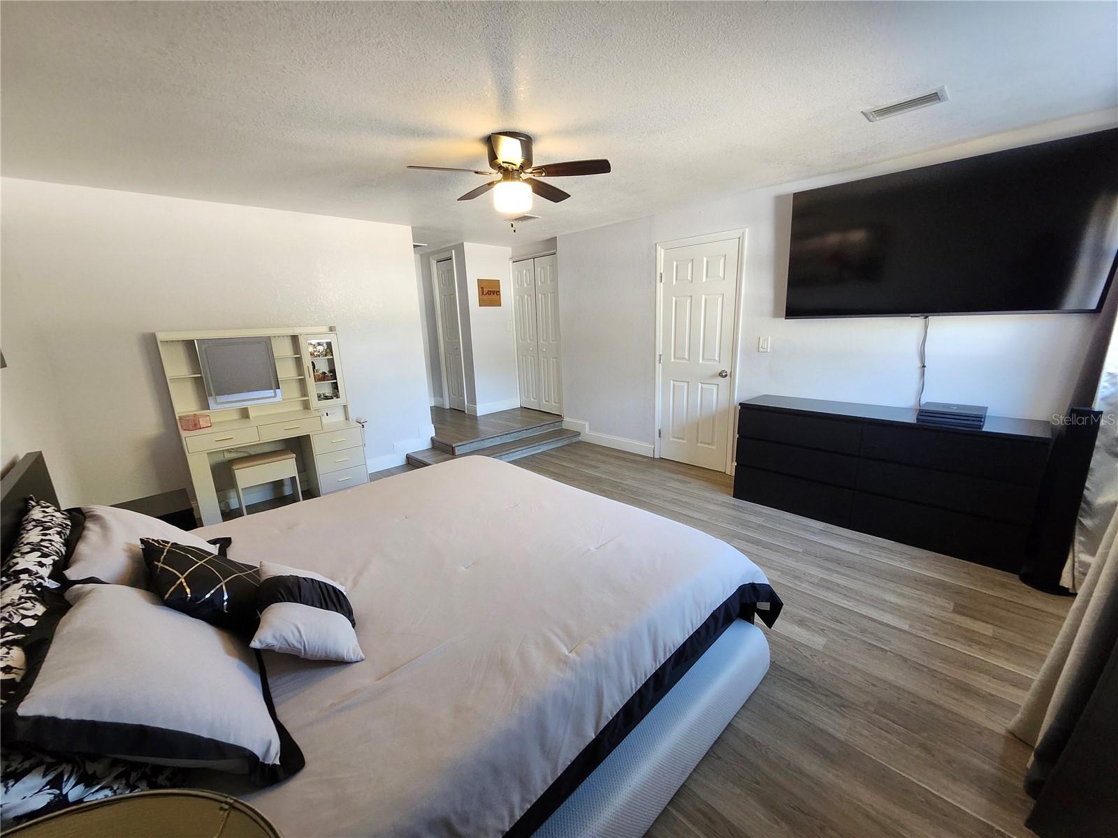 10805 DESOTO RD — photo 37