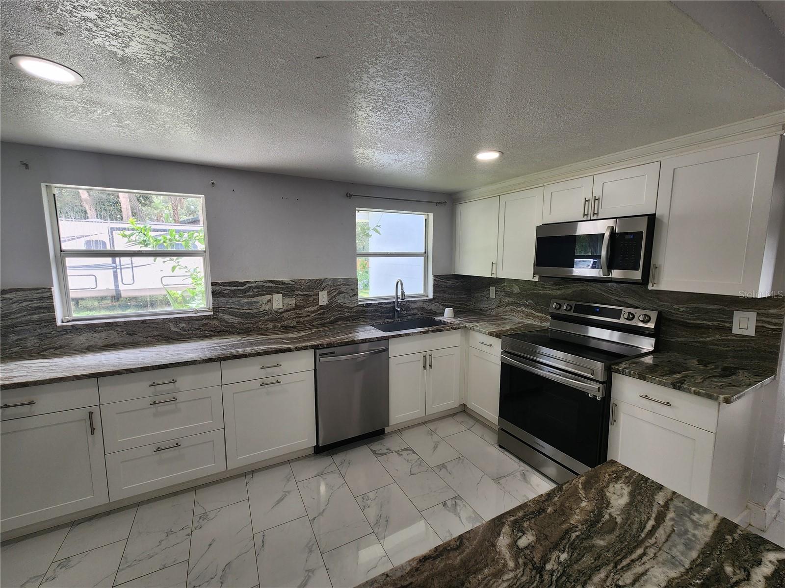 10805 DESOTO RD — photo 58