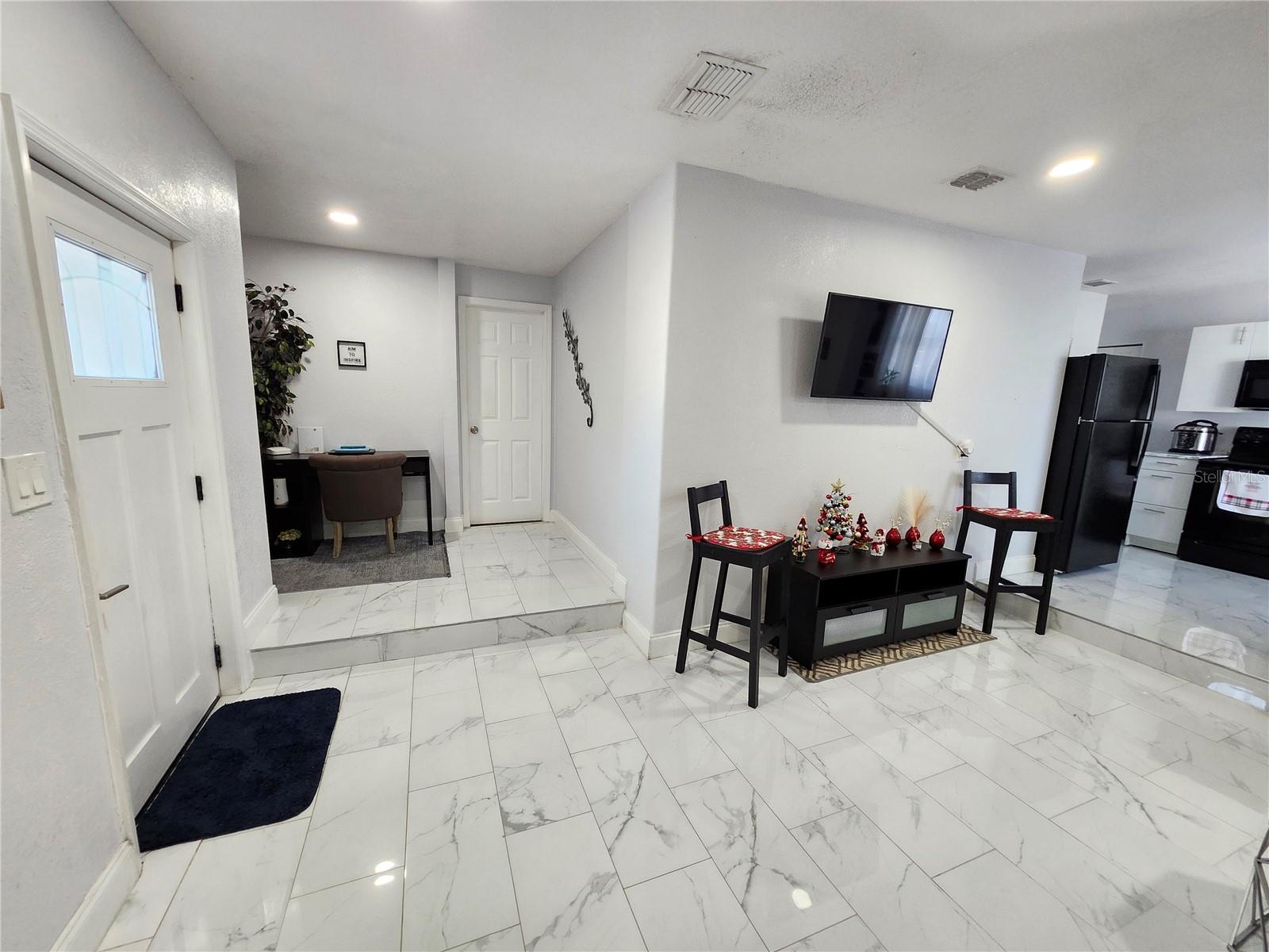 10805 DESOTO RD — photo 34