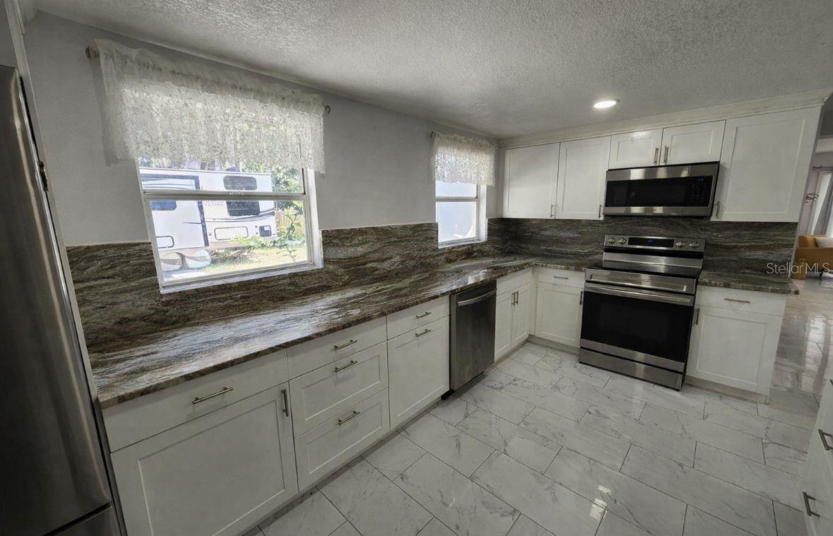 10805 DESOTO RD — photo 26