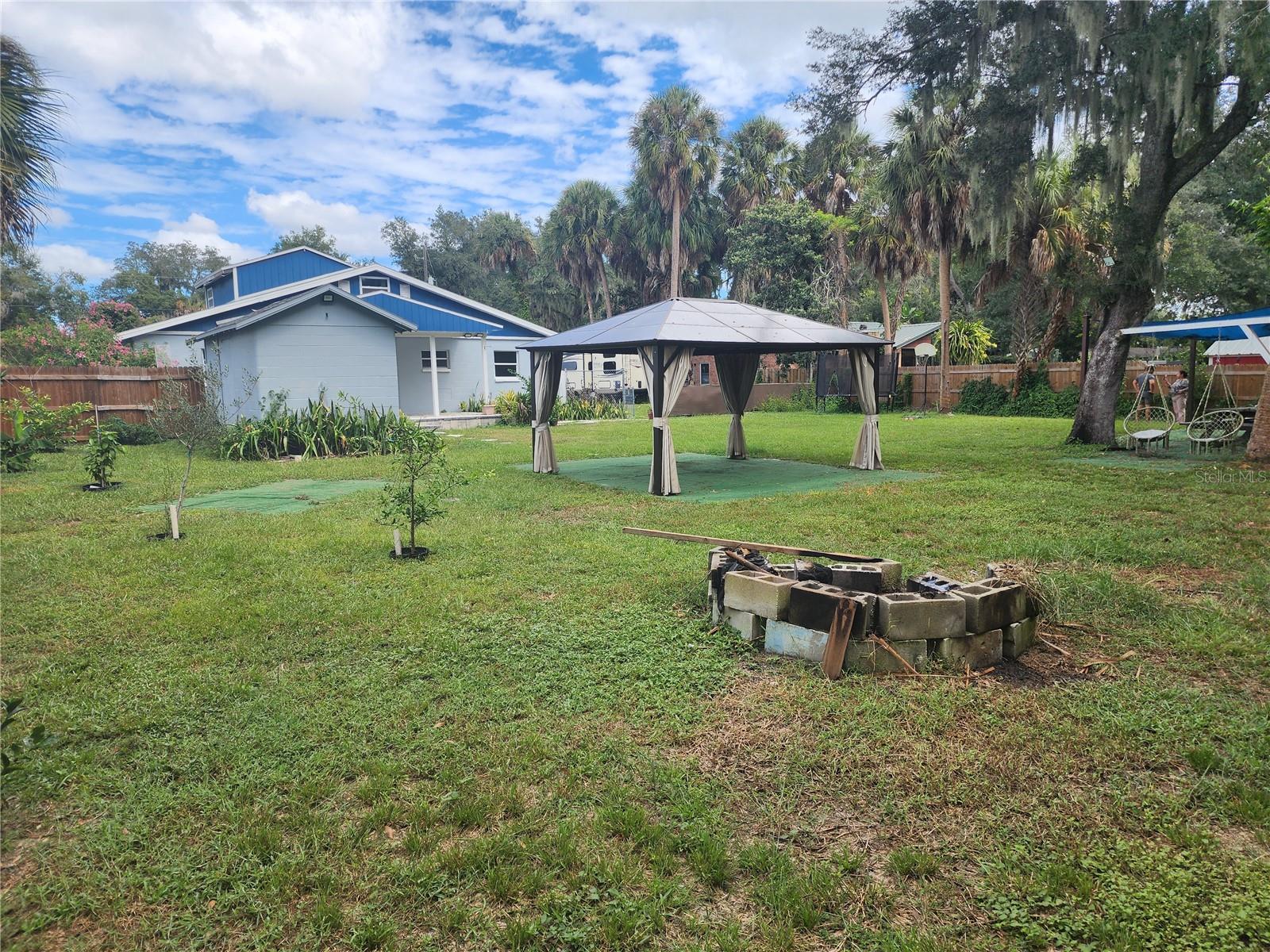 10805 DESOTO RD — photo 77