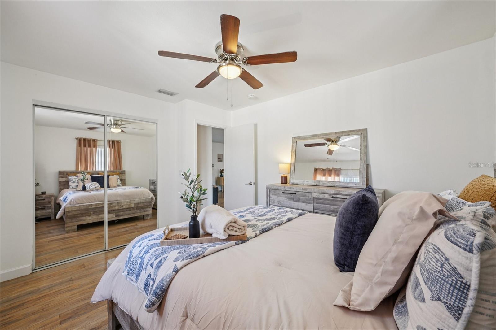 4508 W PEARL AVE — photo 11