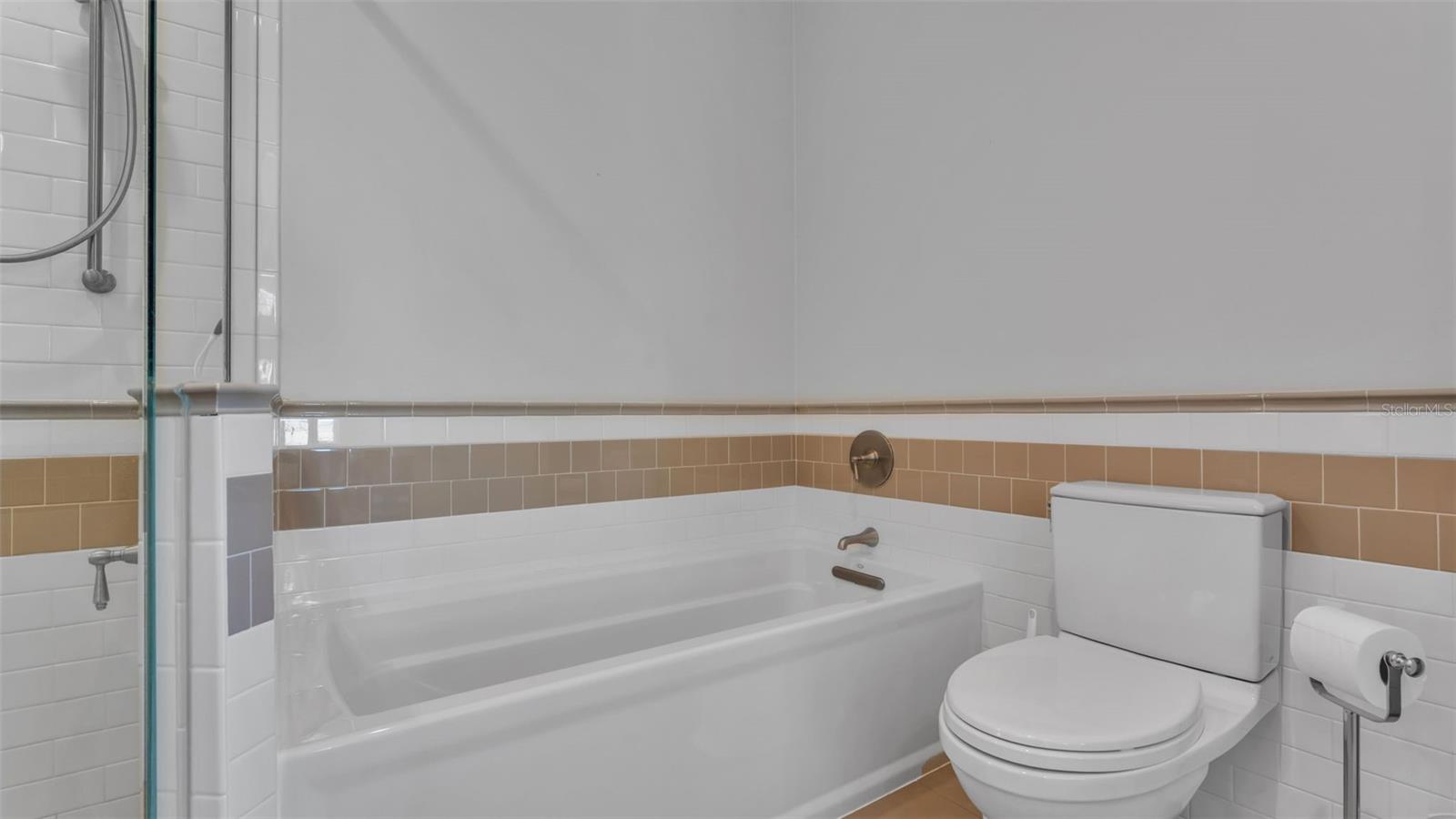 1013 ELDORADO AVE — photo 71