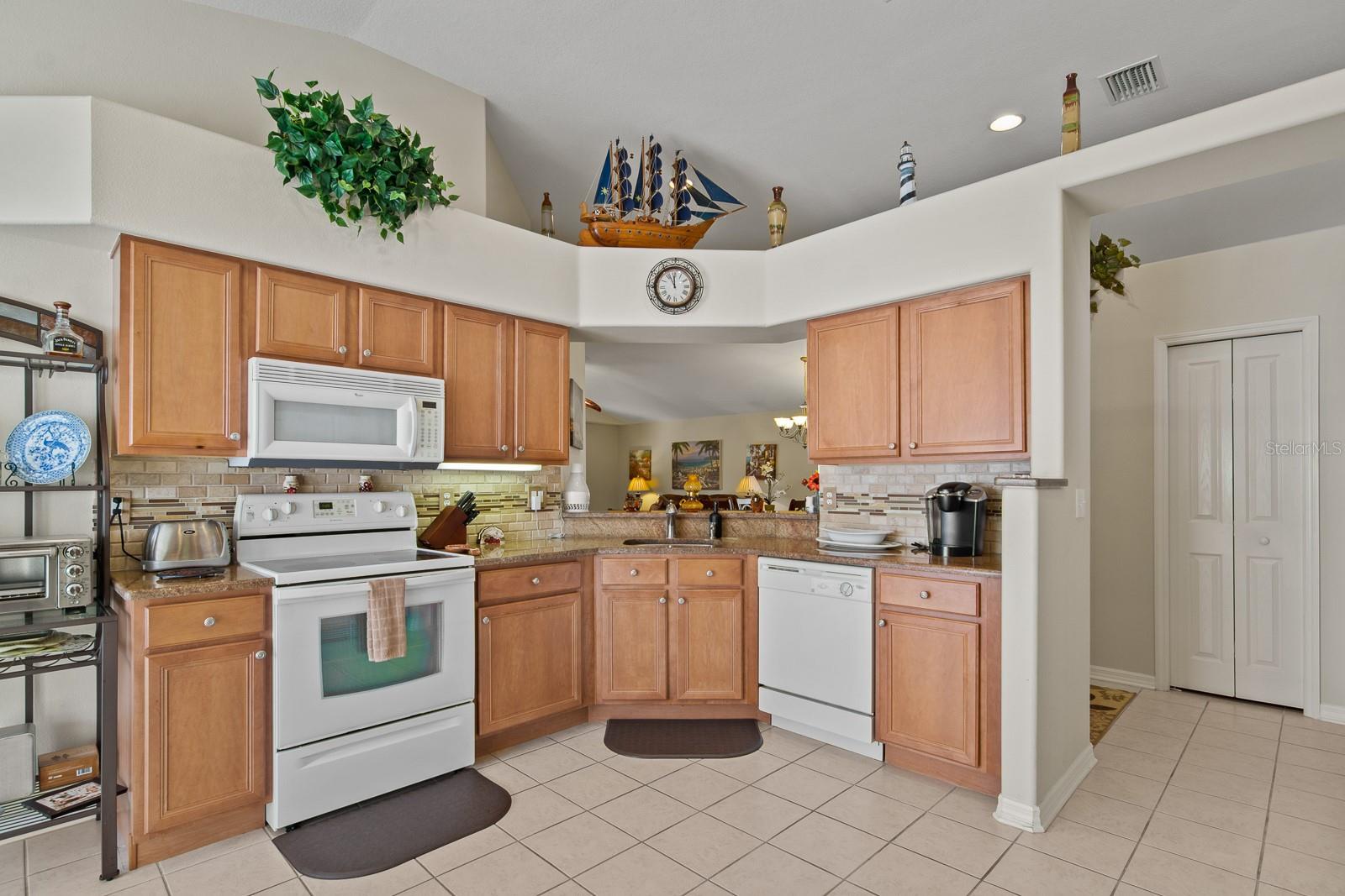 20520 HOMOSSASA CT — photo 14
