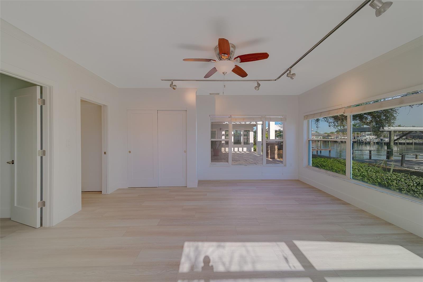 207 MIDWAY IS — photo 38