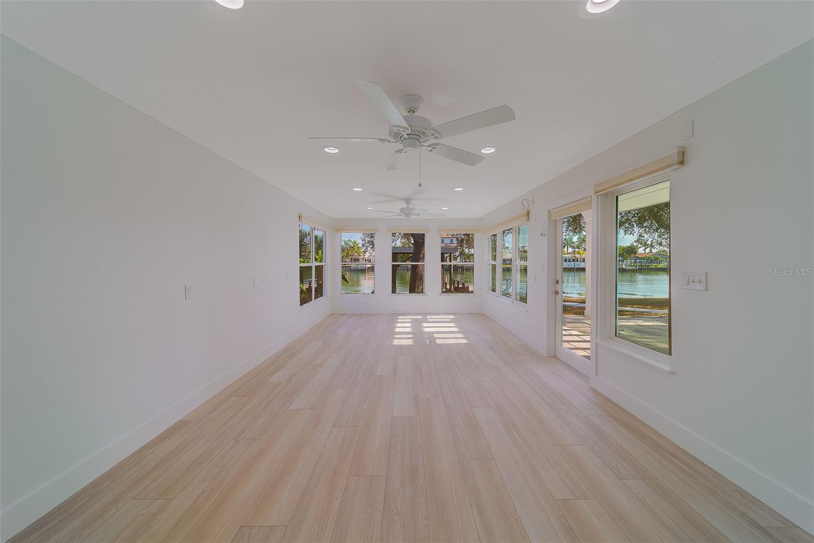 207 MIDWAY IS — photo 14