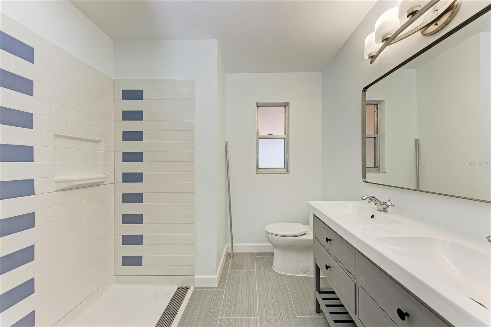 390 301 BLVD W #8C — photo 17