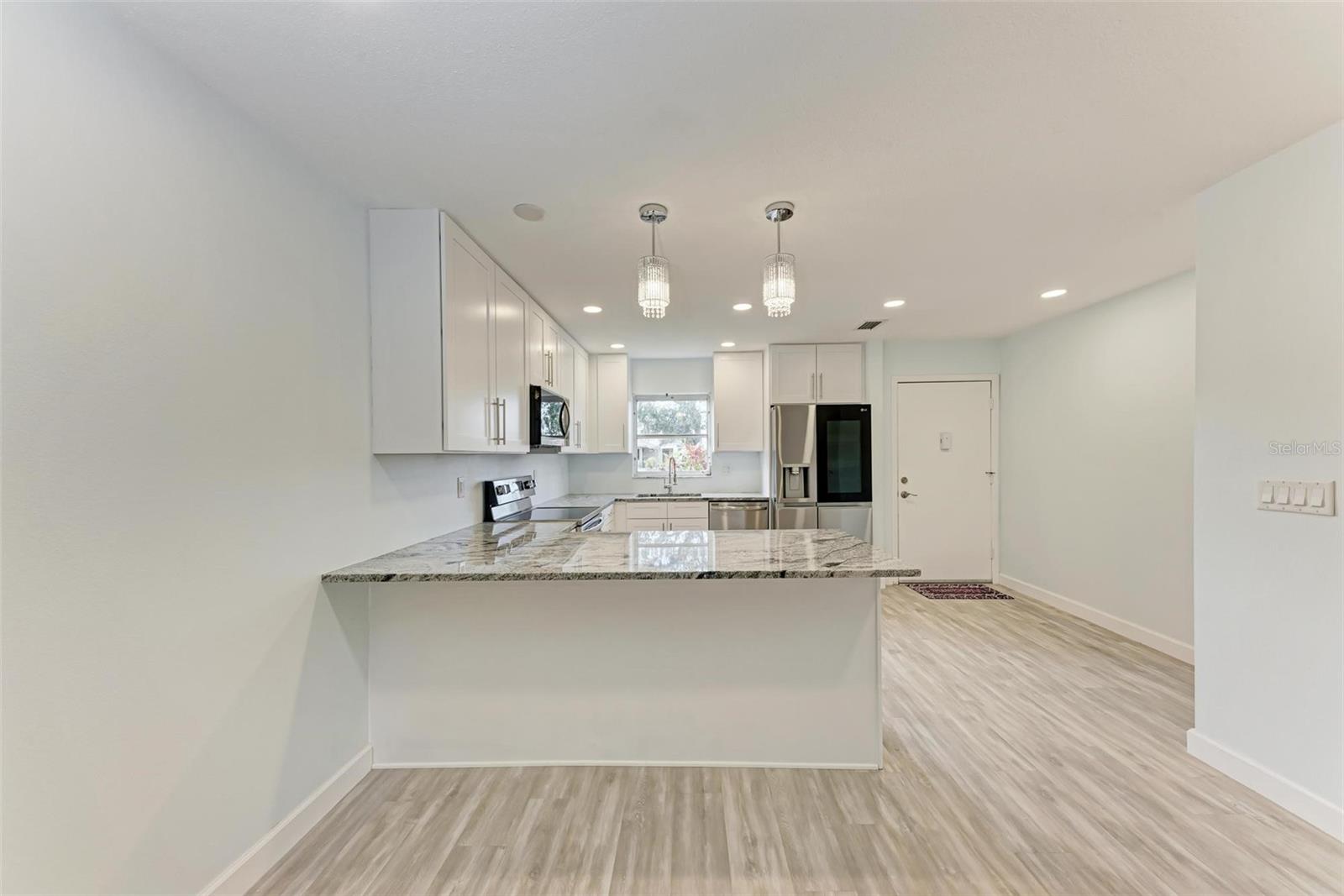 390 301 BLVD W #8C — photo 7