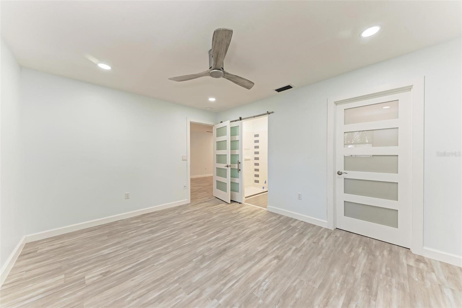 390 301 BLVD W #8C — photo 14