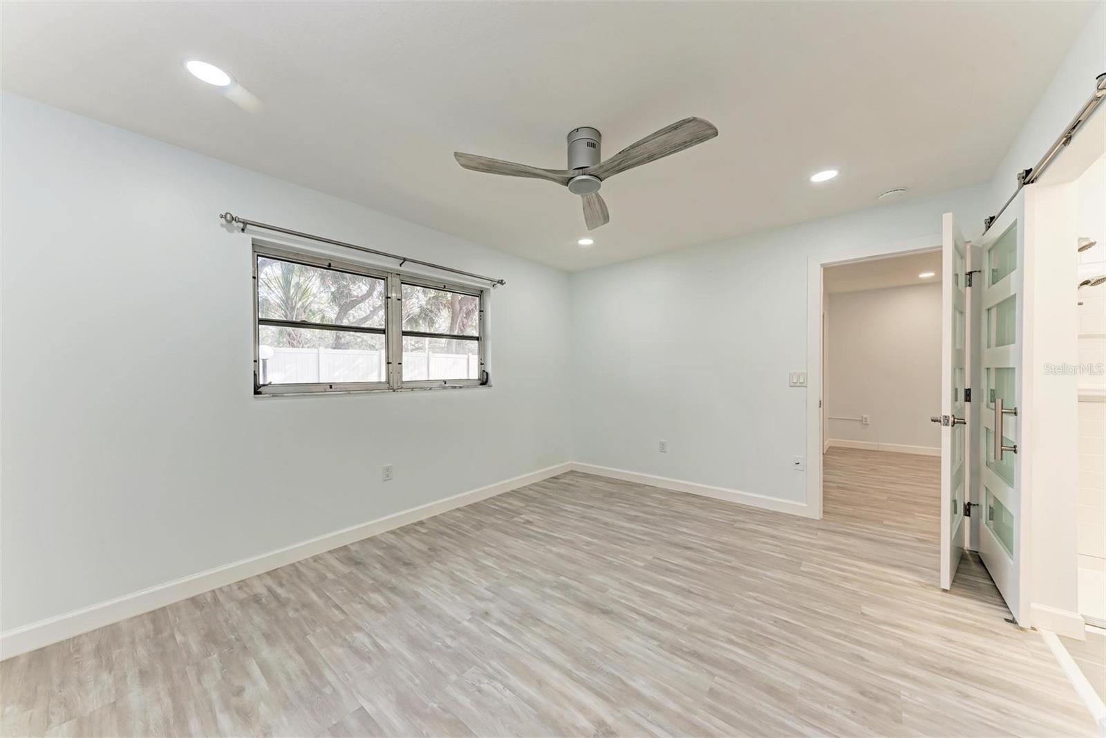 390 301 BLVD W #8C — photo 15