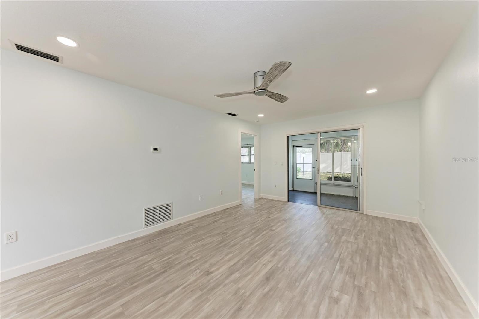 390 301 BLVD W #8C — photo 6