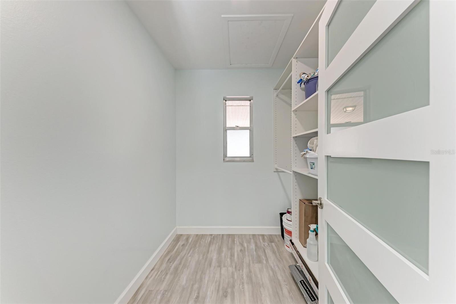390 301 BLVD W #8C — photo 16