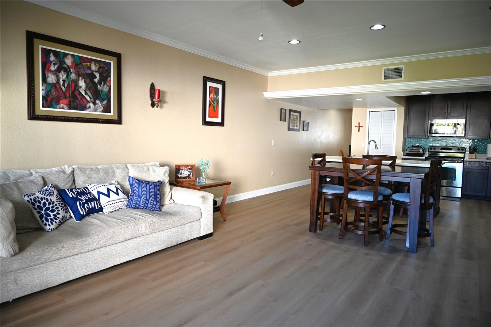 9215 CAPTIVA CIR — photo 4