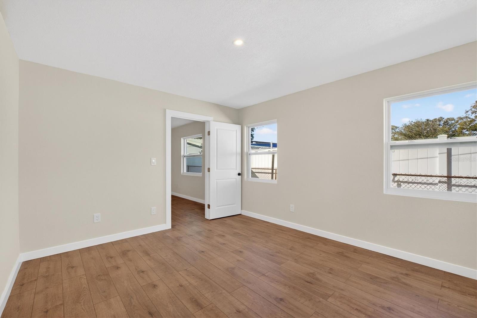 5701 14TH AVE N — photo 27