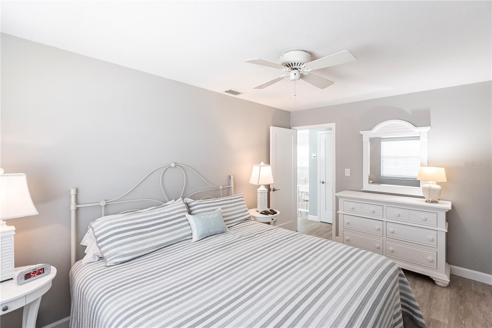 6020 MIDNIGHT PASS RD #11 — photo 15
