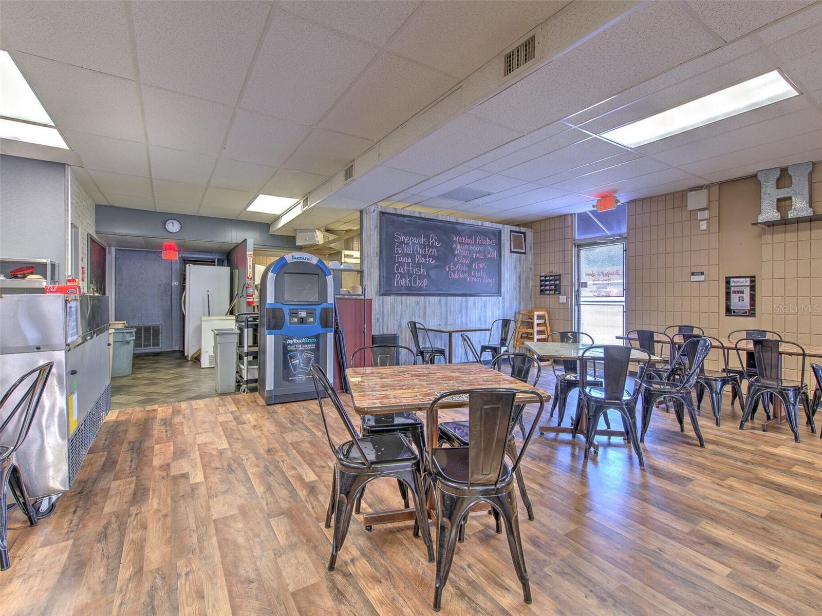 8001 S 301 HWY — photo 6
