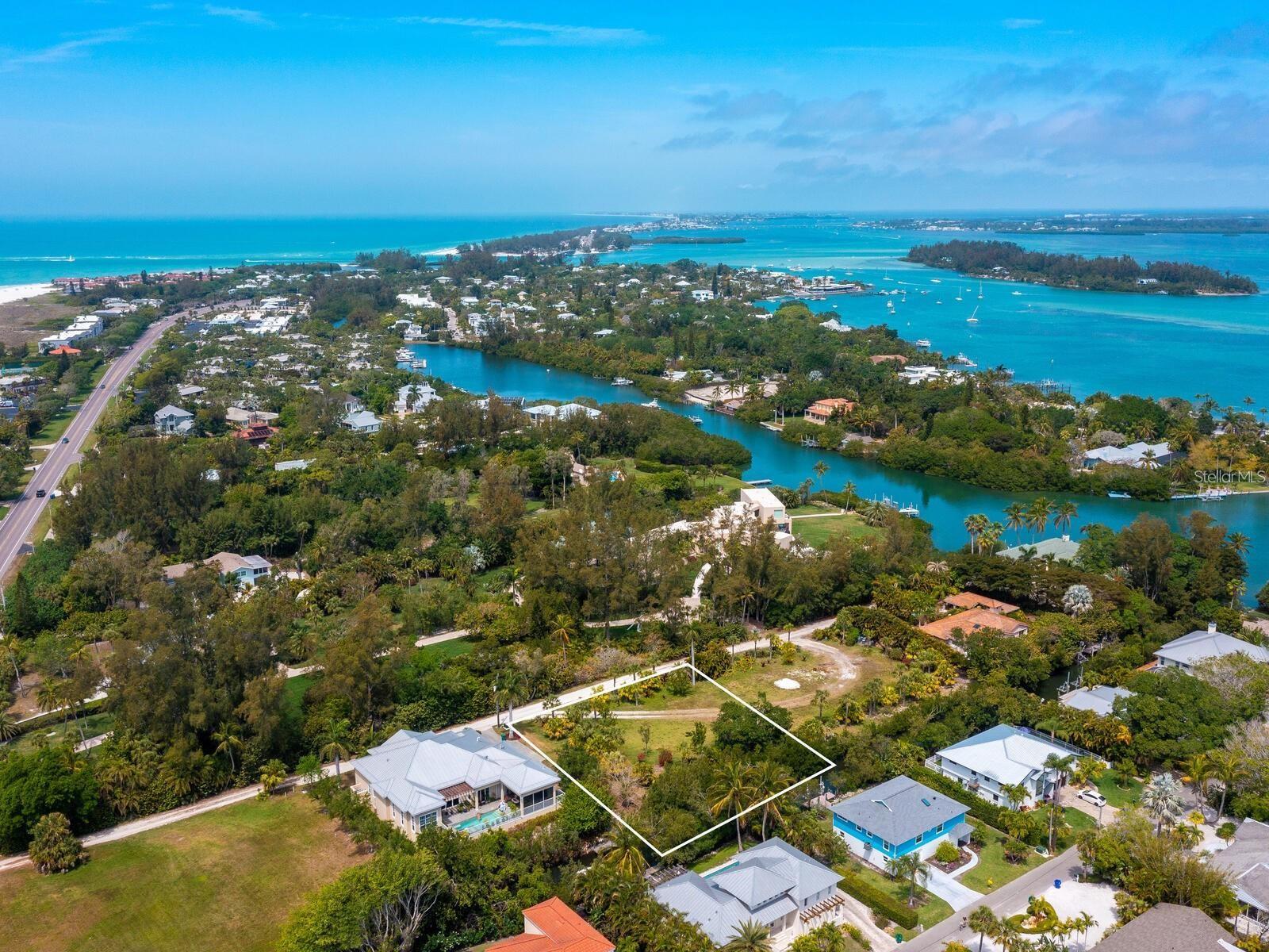 6608 GULF OF MEXICO DR — photo 4