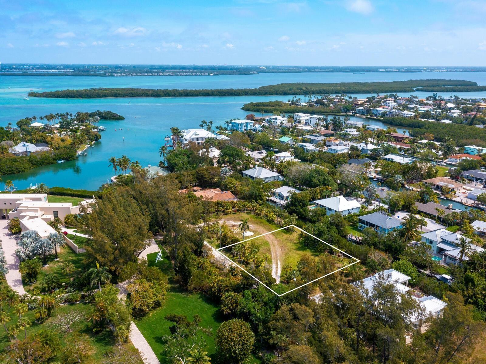 6608 GULF OF MEXICO DR — photo 2