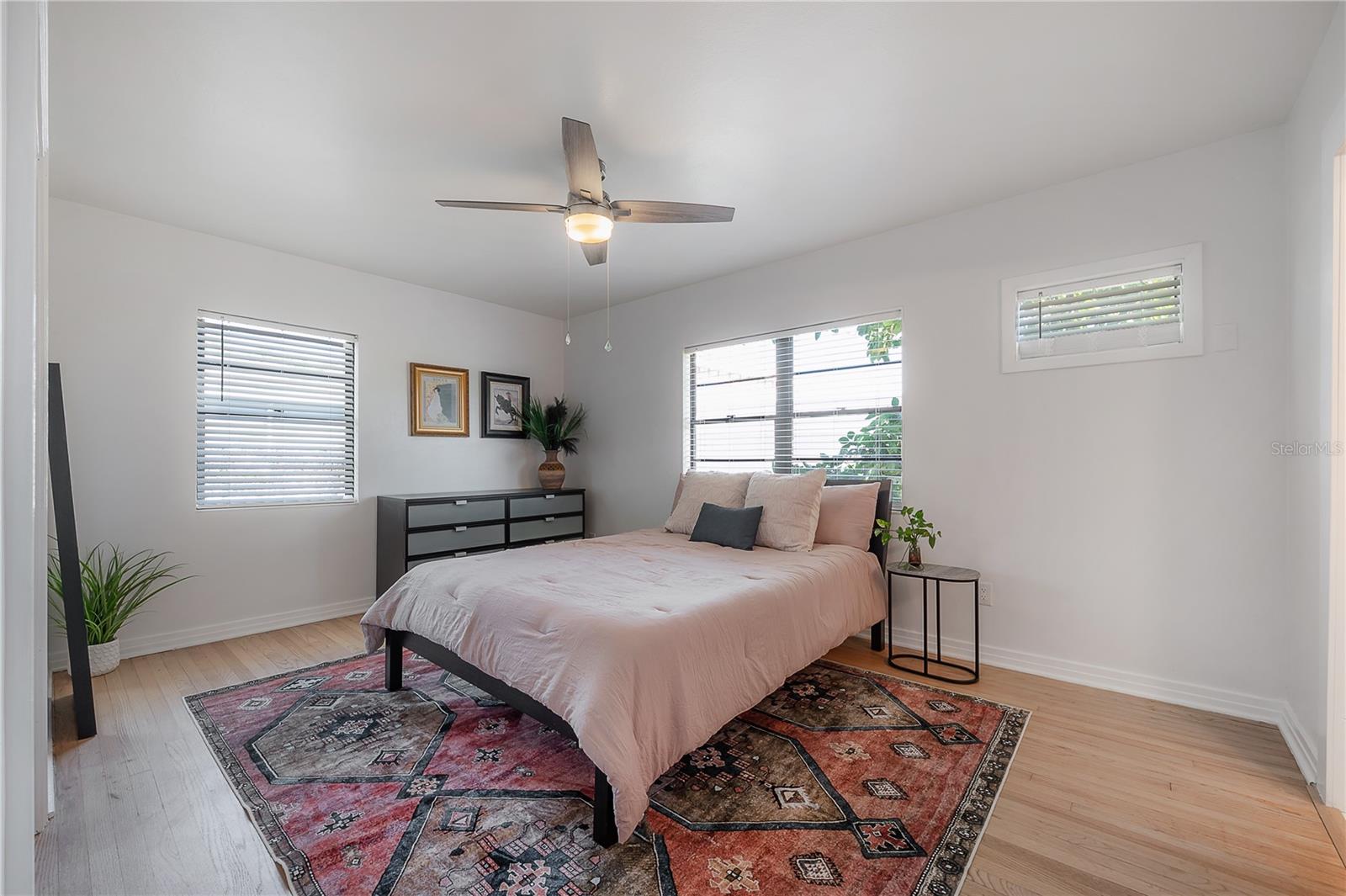 4110 N MARGUERITE ST — photo 34