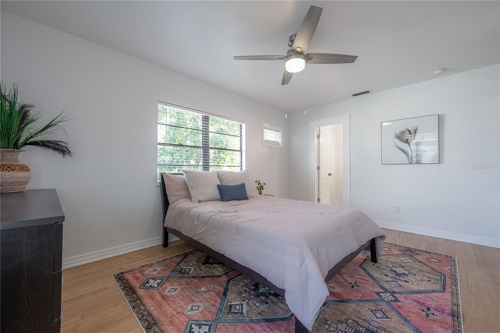 4110 N MARGUERITE ST — photo 36