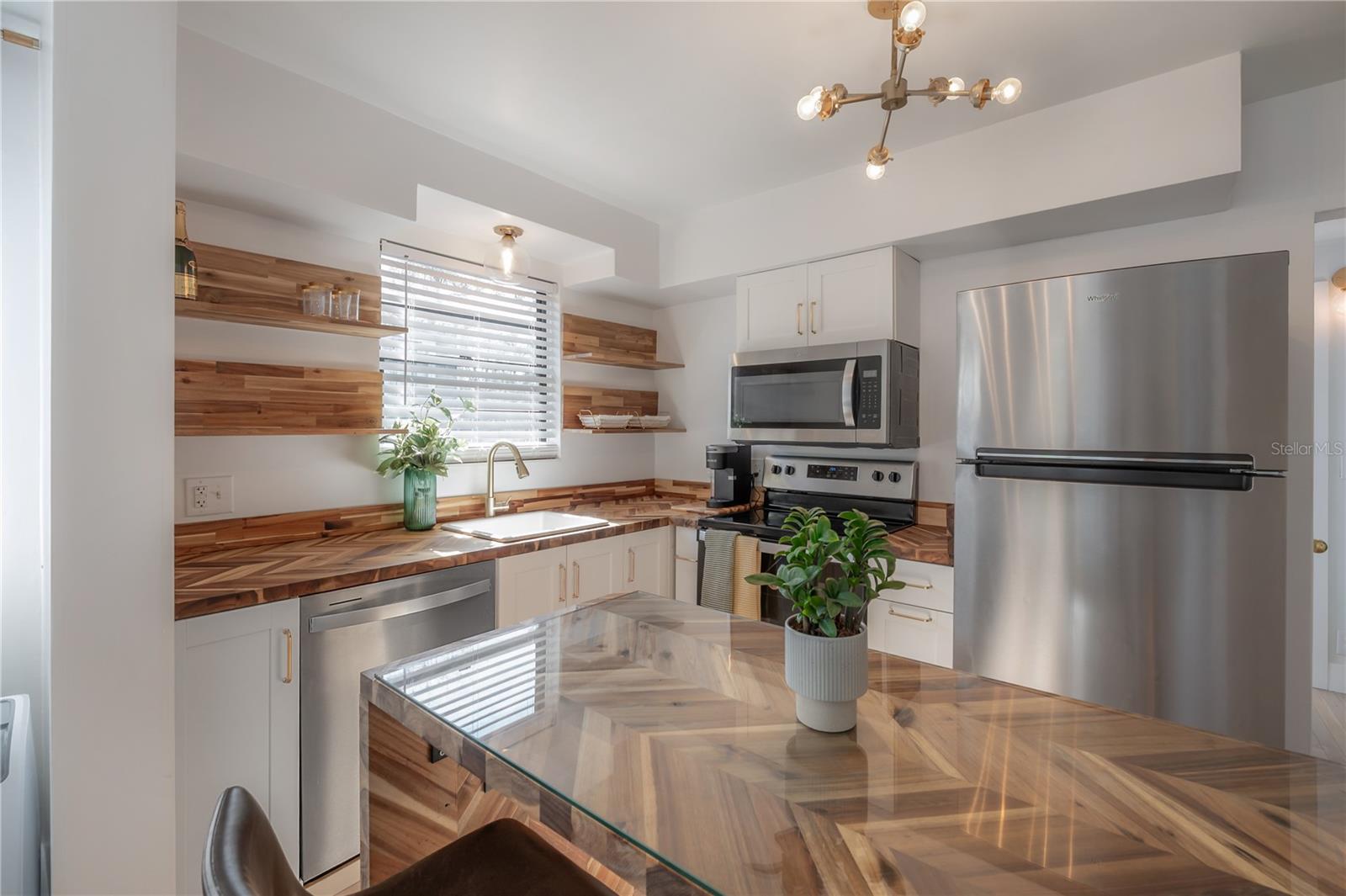 4110 N MARGUERITE ST — photo 43