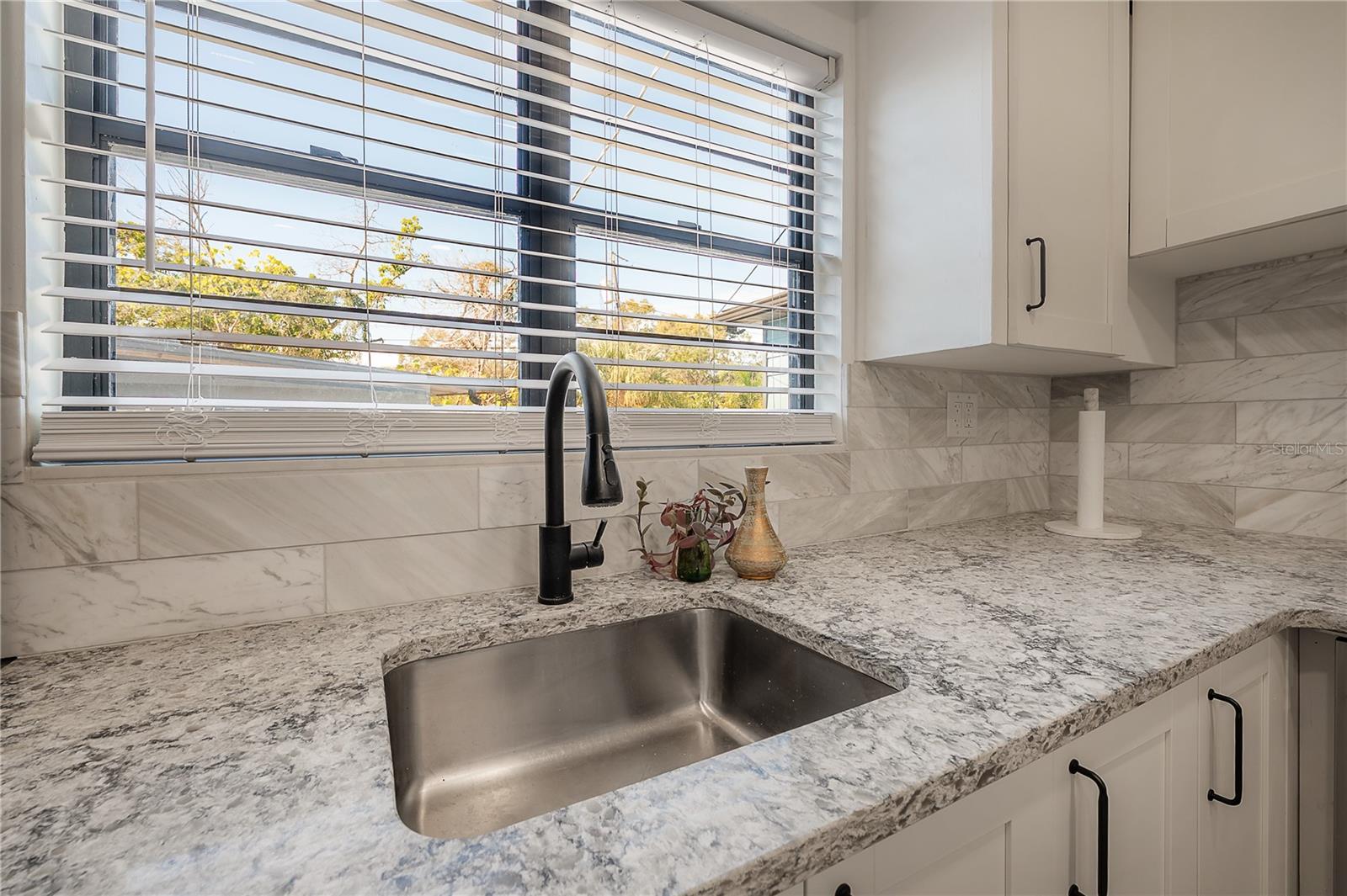 4110 N MARGUERITE ST — photo 14
