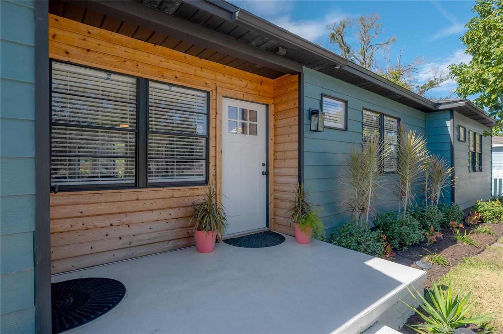 4110 N MARGUERITE ST — photo 4