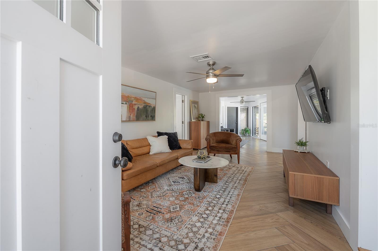 4110 N MARGUERITE ST — photo 5