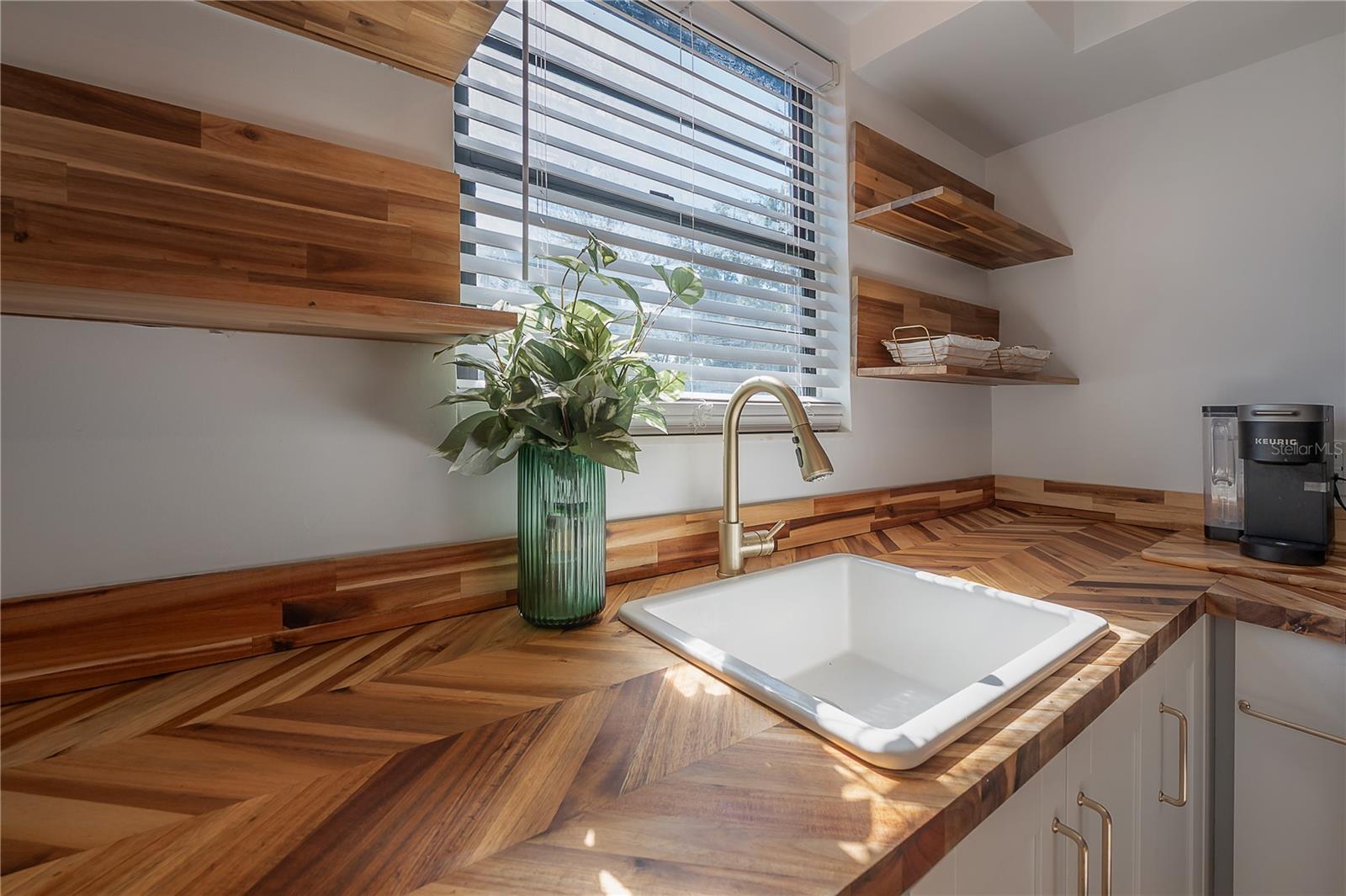 4110 N MARGUERITE ST — photo 46