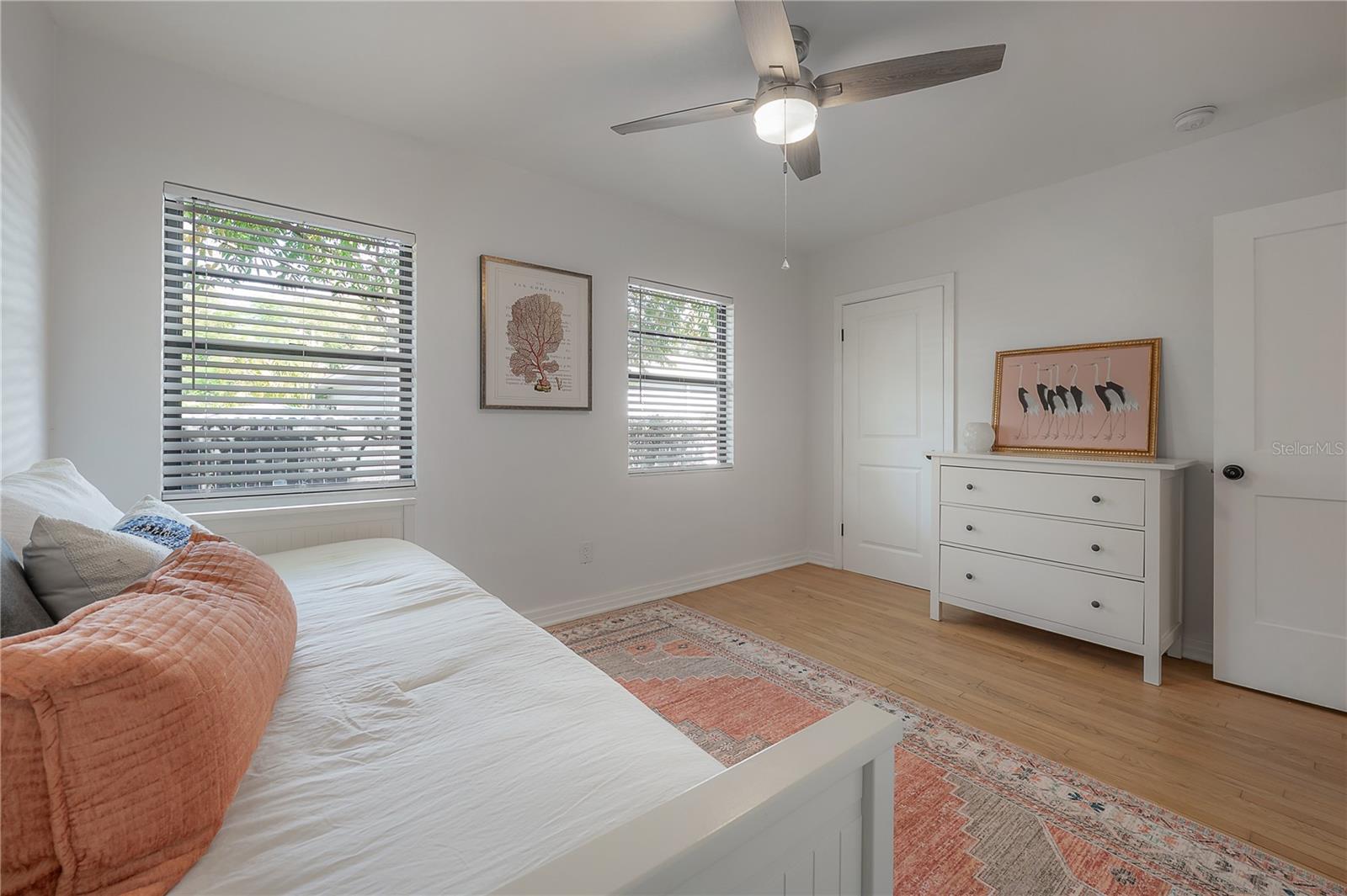 4110 N MARGUERITE ST — photo 33