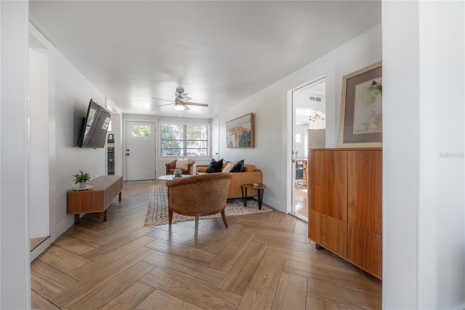 4110 N MARGUERITE ST — photo 9