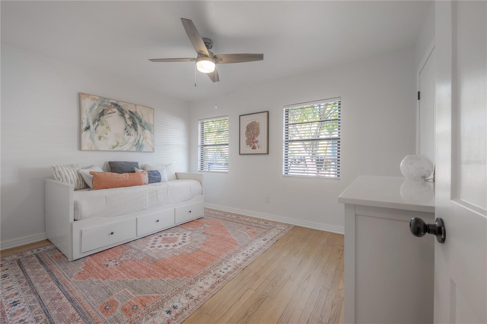 4110 N MARGUERITE ST — photo 32