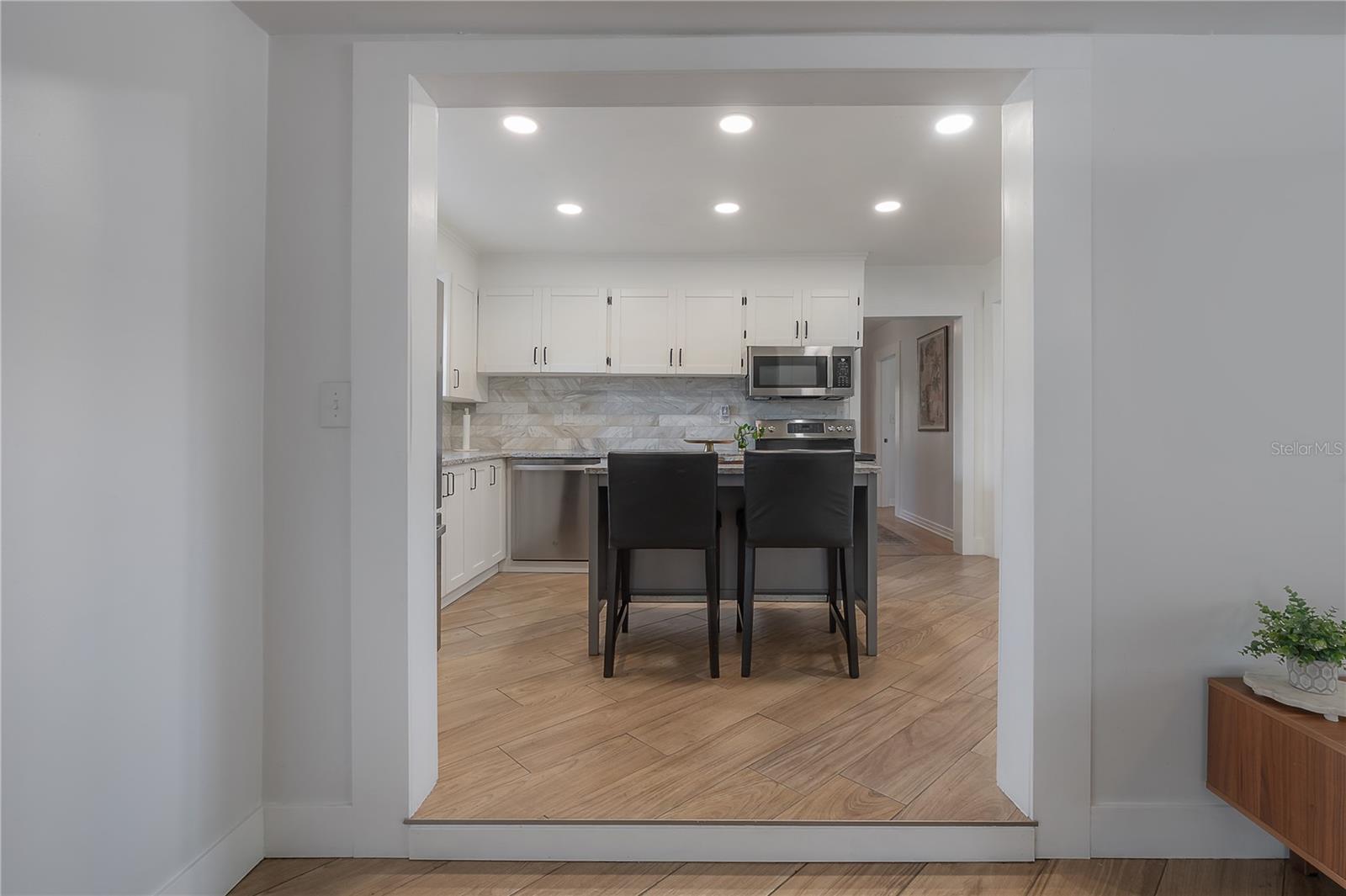 4110 N MARGUERITE ST — photo 11