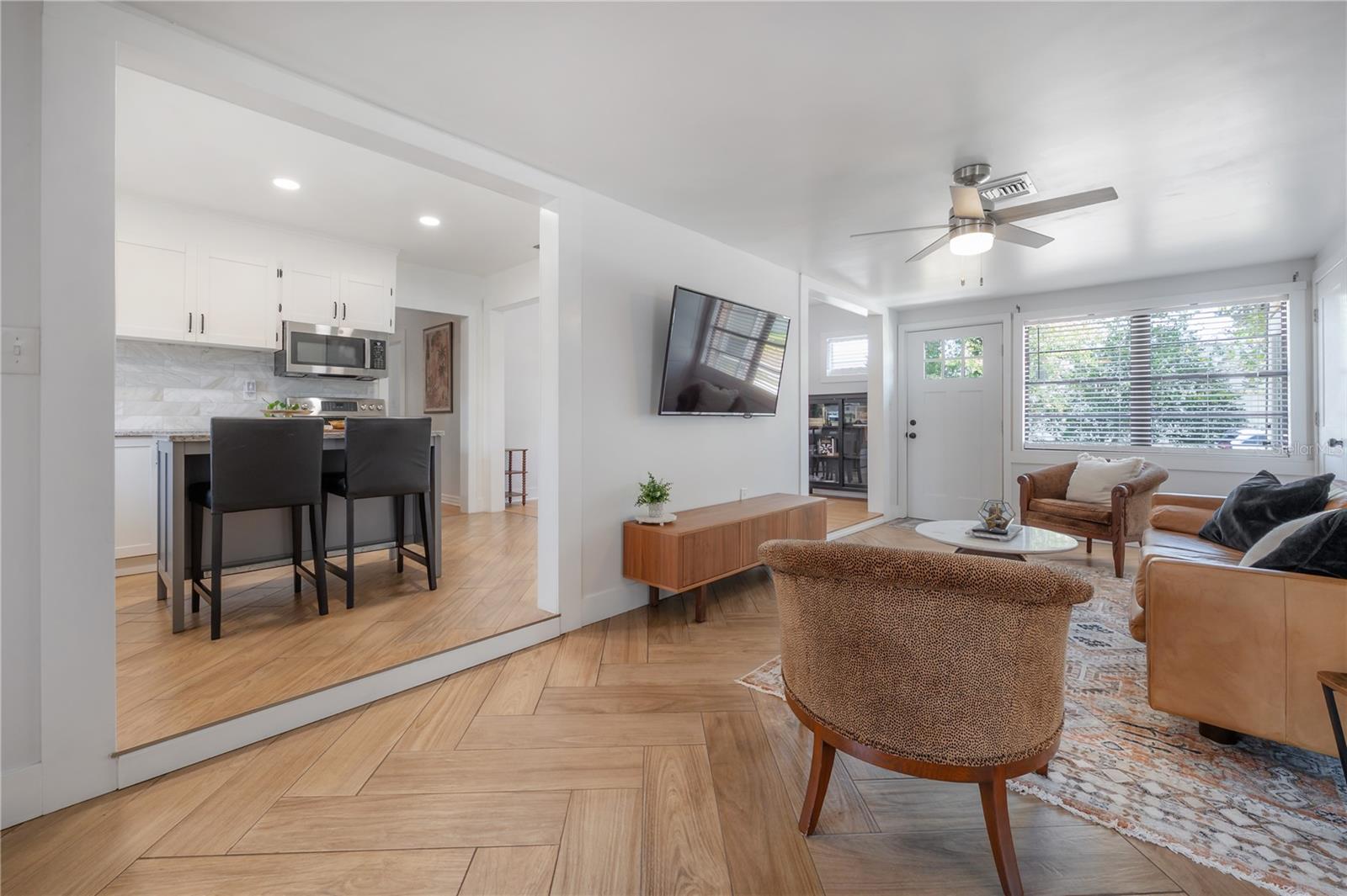 4110 N MARGUERITE ST — photo 10