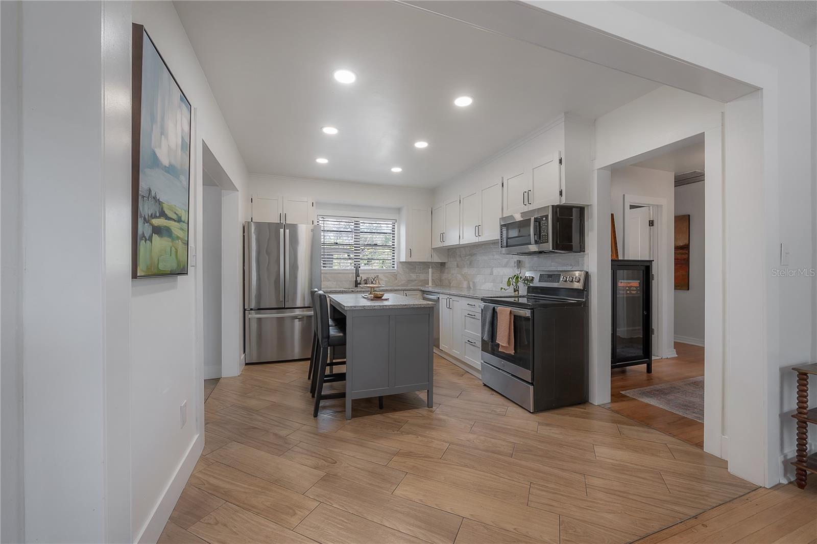 4110 N MARGUERITE ST — photo 12