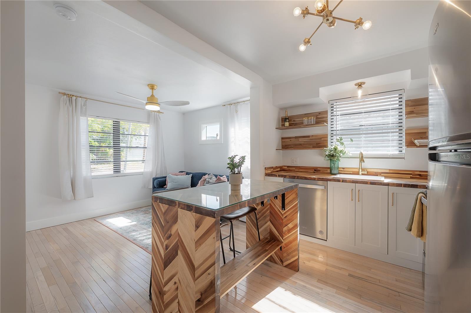 4110 N MARGUERITE ST — photo 44
