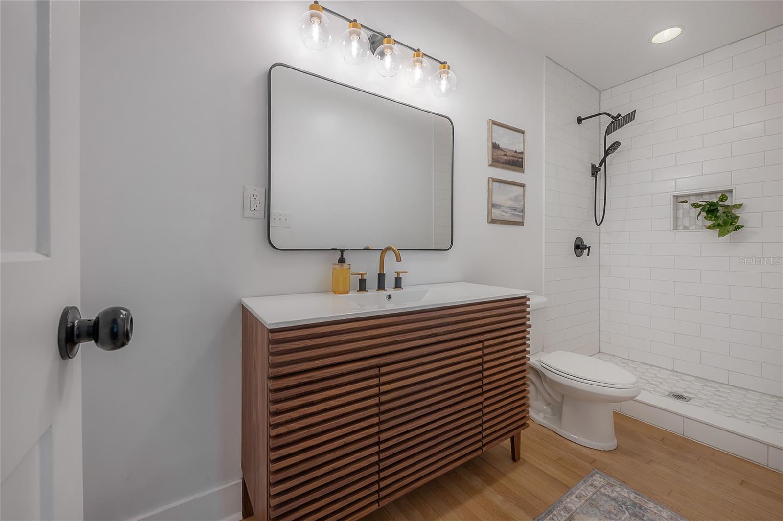 4110 N MARGUERITE ST — photo 37