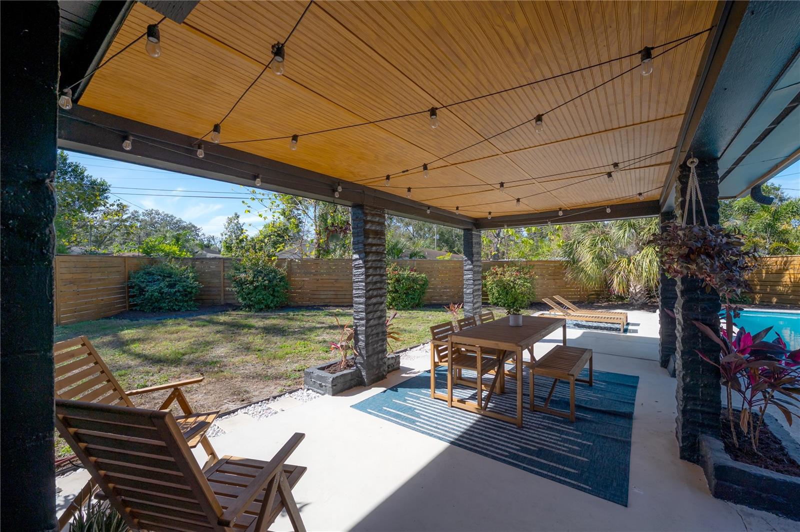 4110 N MARGUERITE ST — photo 56
