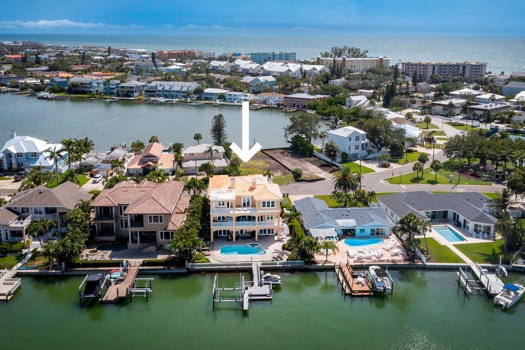 306 HARBOR DR — photo 3
