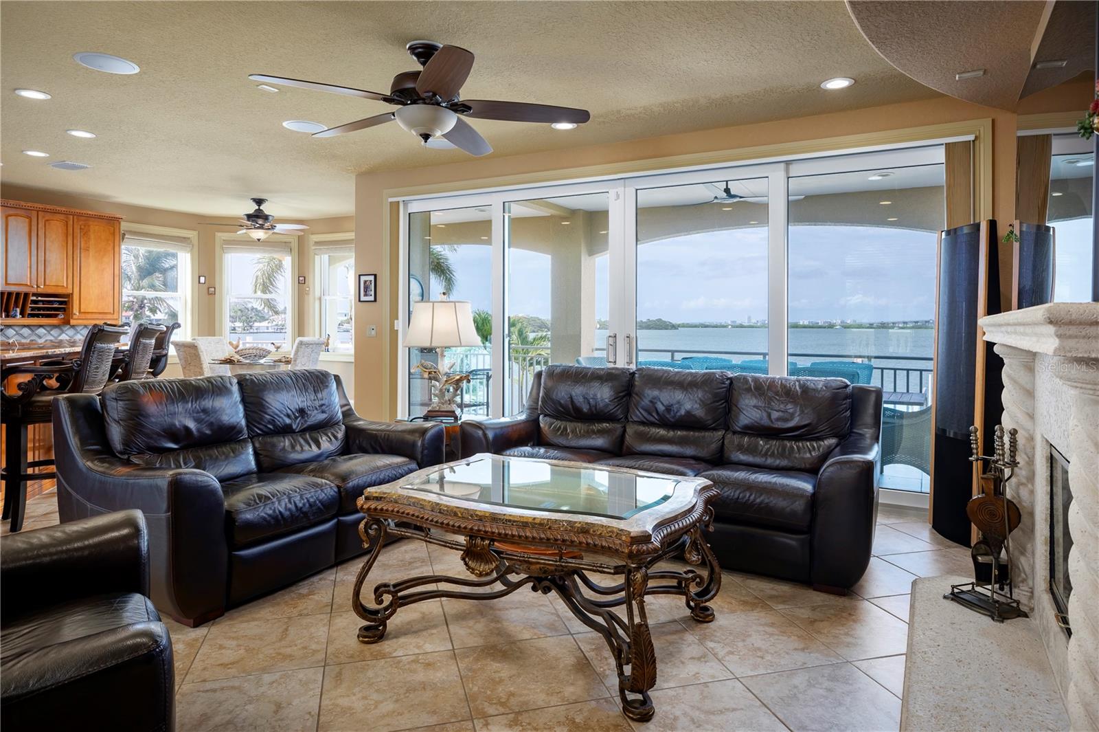 306 HARBOR DR — photo 12