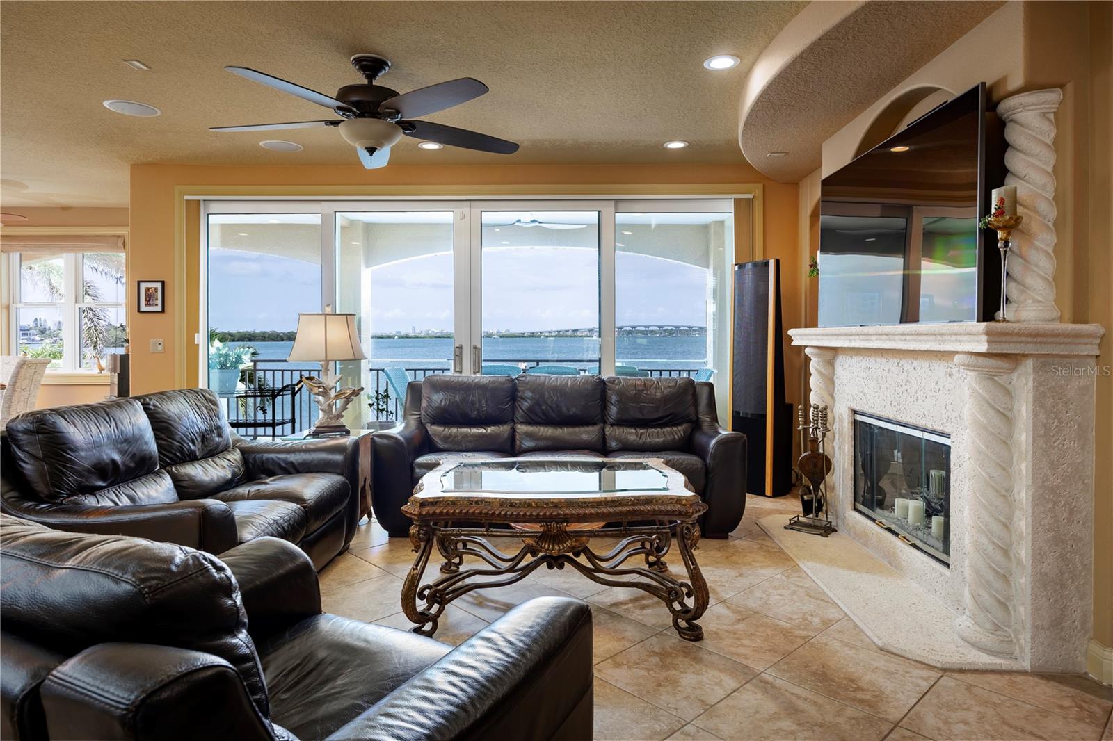 306 HARBOR DR — photo 11
