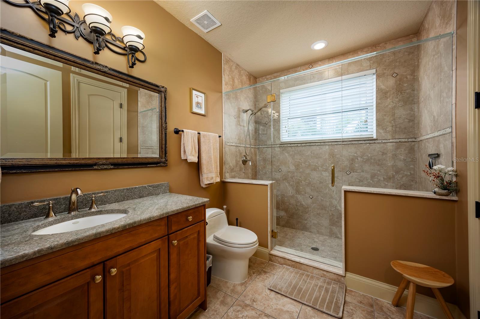 306 HARBOR DR — photo 33