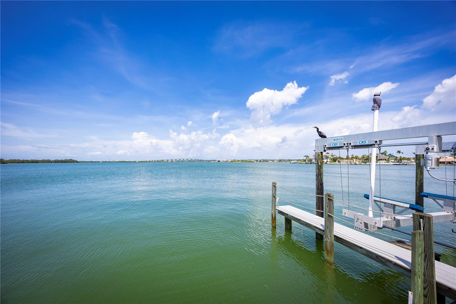 306 HARBOR DR — photo 48