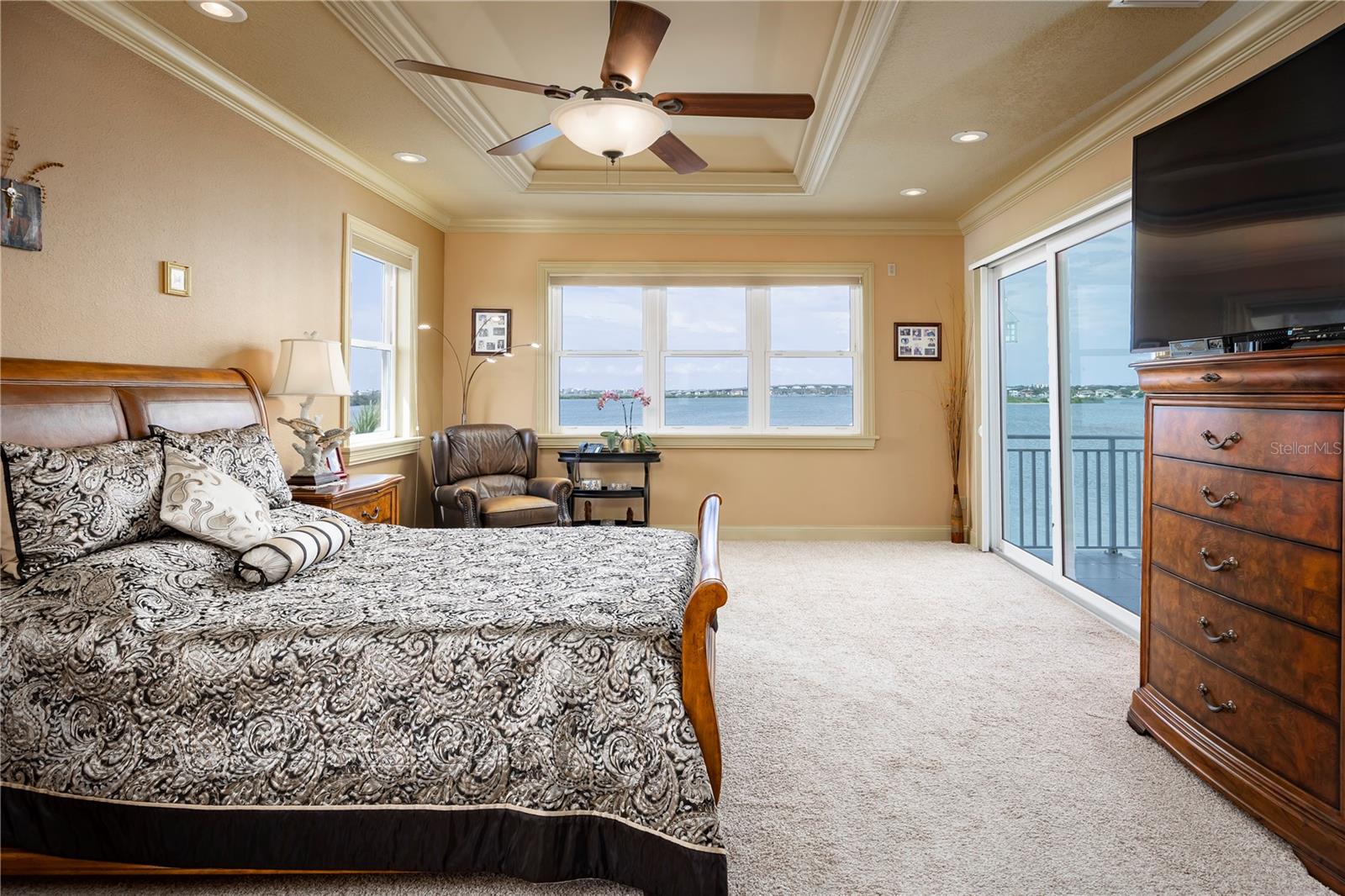 306 HARBOR DR — photo 18