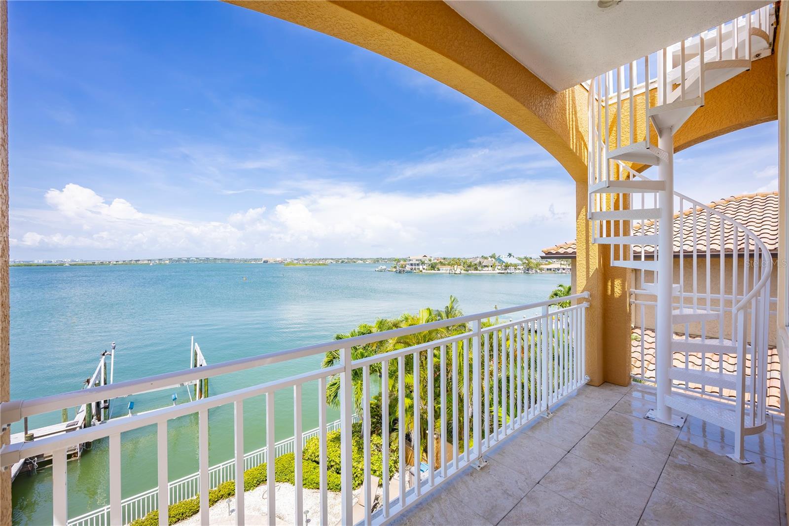 306 HARBOR DR — photo 25
