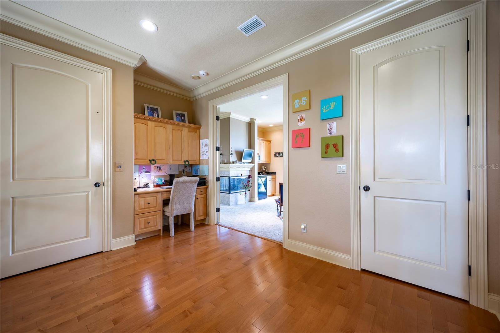 306 HARBOR DR — photo 31