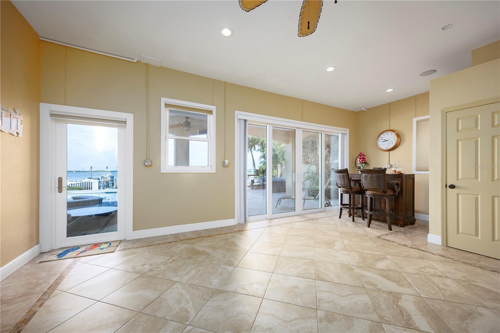 306 HARBOR DR — photo 50