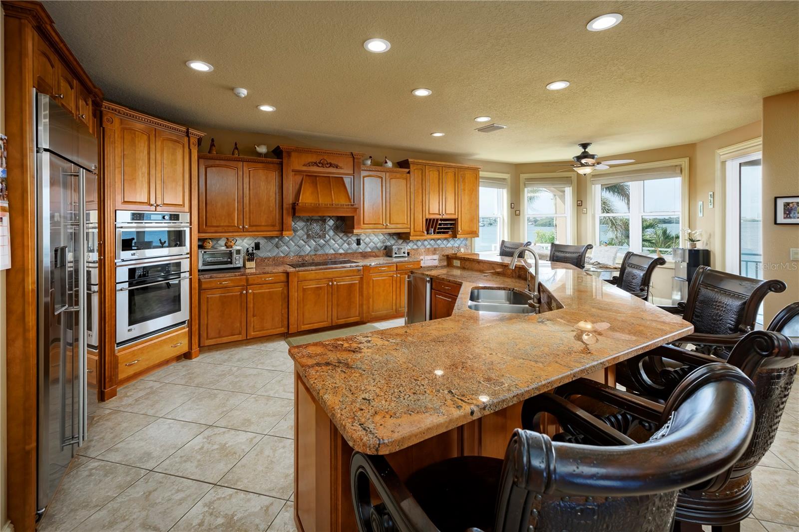 306 HARBOR DR — photo 6