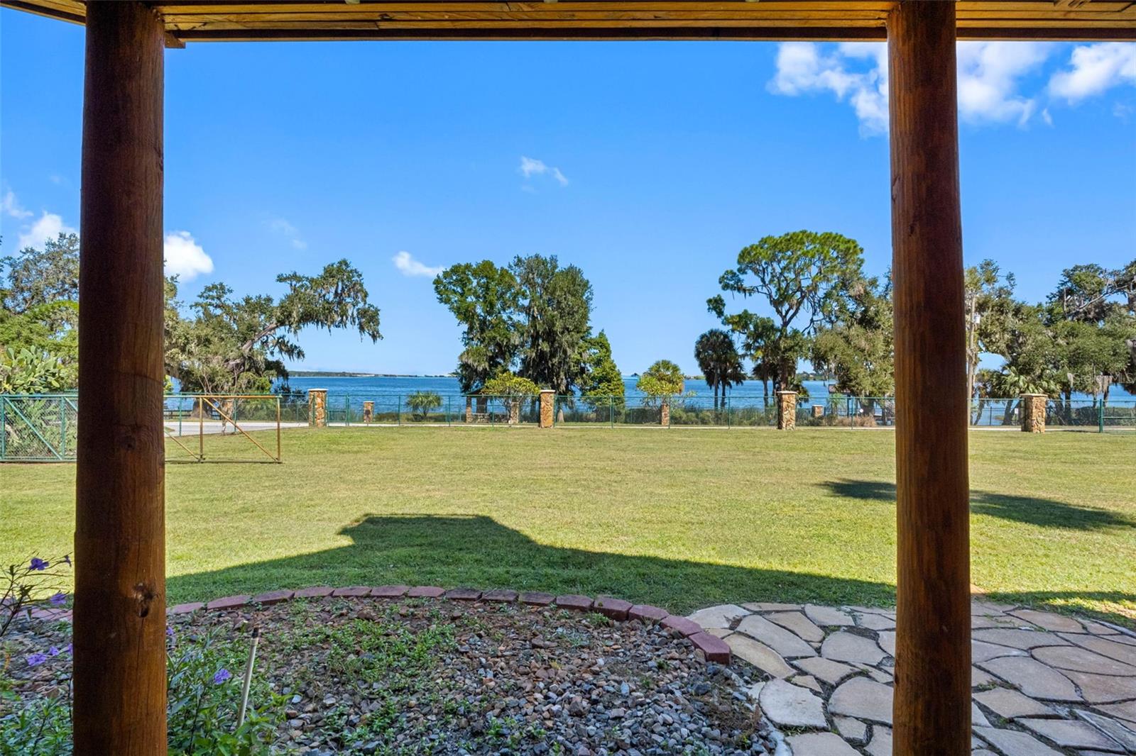 11401 THONOTOSASSA RD — photo 47